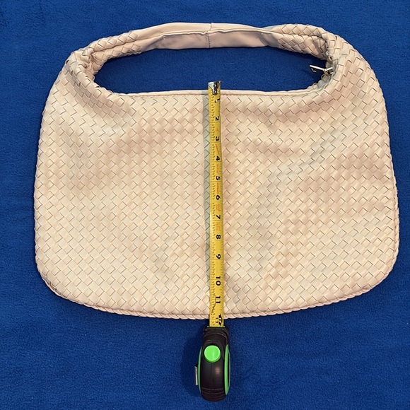 Urban Expressions cream shoulder tort bag - Picture 6 of 8